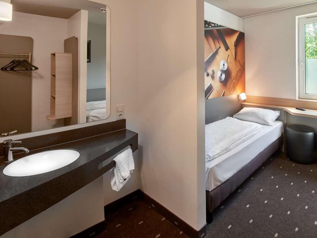 B&B Hotel Offenbach-Sd Room photo